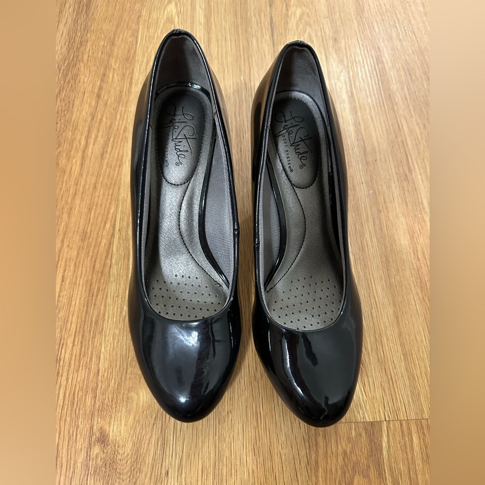 Flight attendant shoes by Life Stride